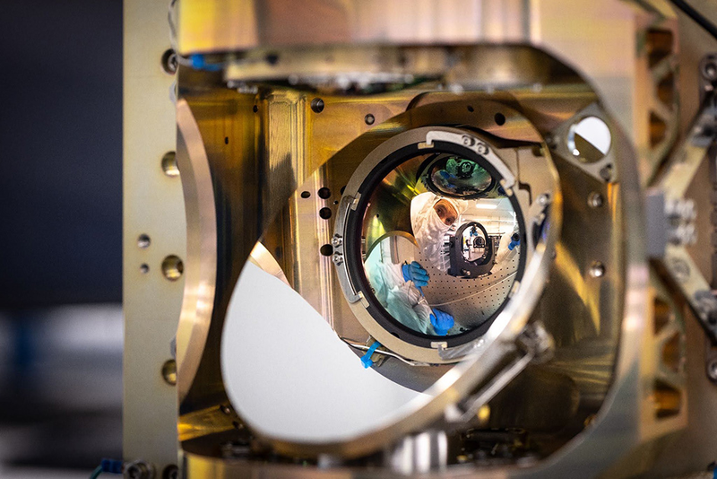 The Quickbeam six-channel infrared instrument onboard FireSat. Credit: Muon Space.